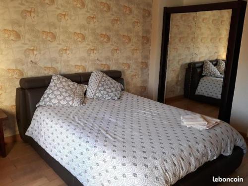 Bas-Vernet House | Chambre Luxurieux Gris