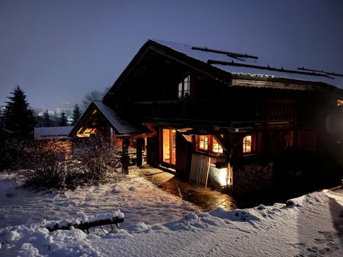Demi-Quartier Ski Chalet | Chambres et Mazots du Chalet de Mado