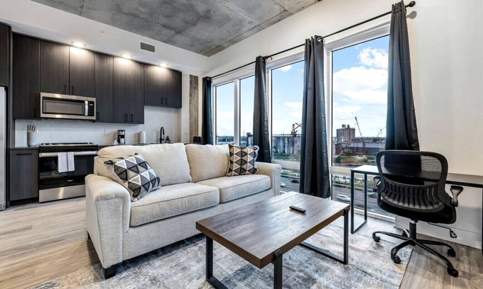 Channel District Apartment | Channelside | Remote Work | Amazing View