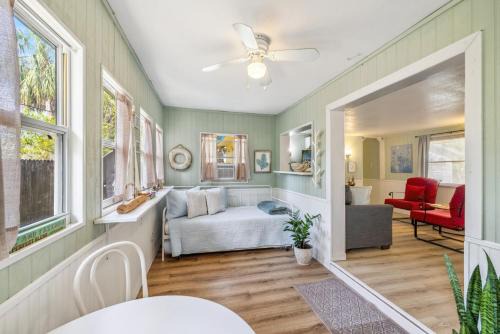 Cedar Key House | Charlenes Retreat laid back vibes