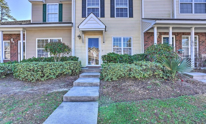 Charleston House | Charleston Townhome ~ 13 Mi to Sand & Surf!