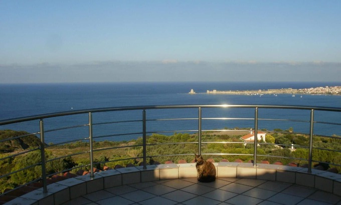 Pylos-Nestoras House | Charly Point Villa