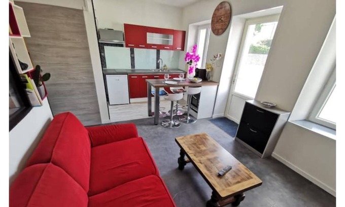 Auchay-sur-Vendee Apartment | Charmant Studio "La Forge"