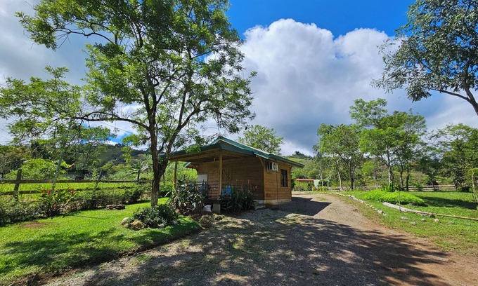 San Isidro de El General Cabin | Charming cabin with WiFi in San Isidro de El General, 40 minutes to the beach