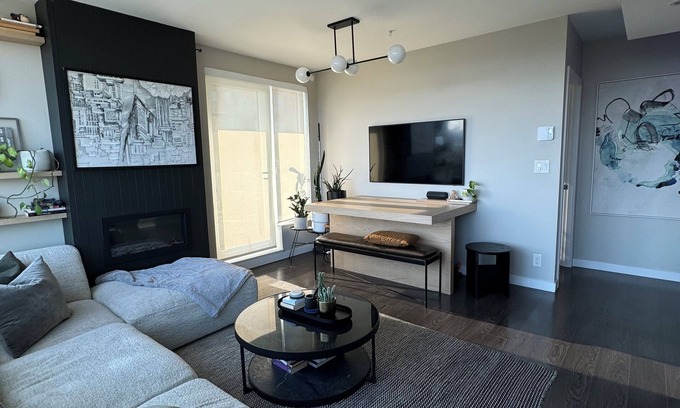 Downtown Eastside House | Charming 1 bedroom apartment near downtown Vancouver!
