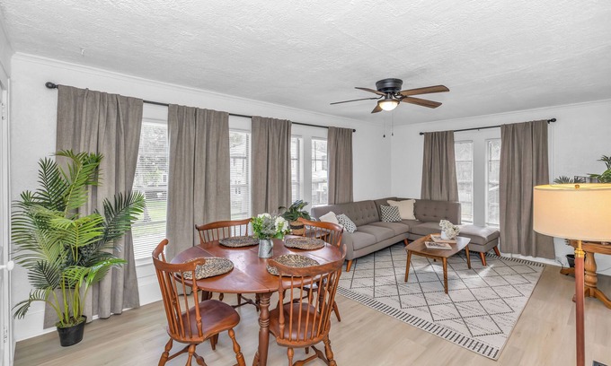 Sanford Apartment | Charming 1-Bedroom Apartment in Historic Sanford – Ideal for Long-Term Stays