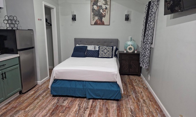 Florence Cabin | Charming 1-bedroom cabin in welcoming Florence with AC and heating
