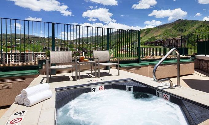 Steamboat Springs Resort | Charming 2-bedroom ski in/out resort in Steamboat Springs w/fitness room, WiFi