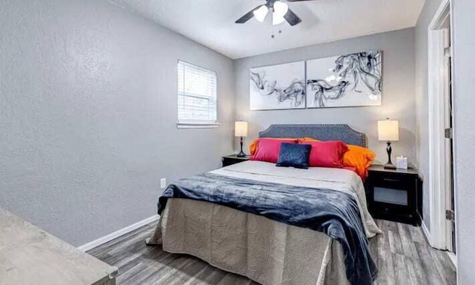 Lawton Apartment | Charming 2BR in Central Lawton - Near Fort Sill!