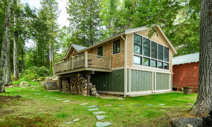 Naples Cabin | Charming 3-bedroom cabin with private sandy beach and dock