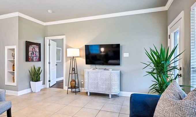 Covington House | Charming 3-bedroom GATED Garden Home with POOL