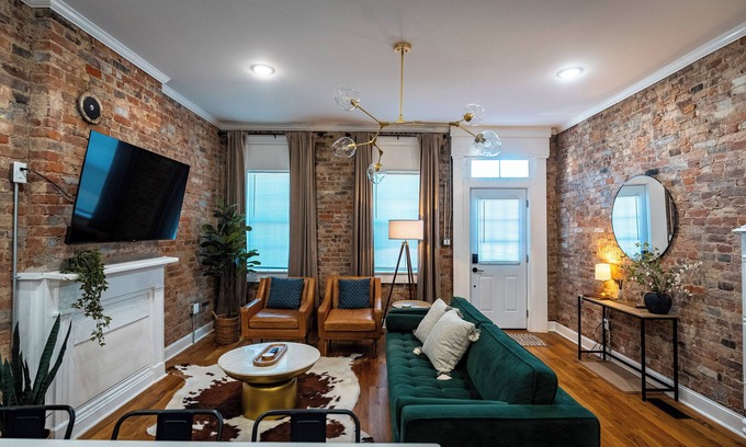 Phoenix Hill House | Charming 3-bedroom house with WiFi and AC Louisville walking distance to NULU