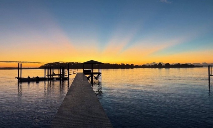 Sea Breeze House | Charming 3-bedroom house with AC and WiFi in Wilmington Sleeps 8