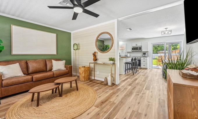 Crystal River House | Charming 3Bed House in Crystal River, 5 min to Boat ramp Sleeps 8