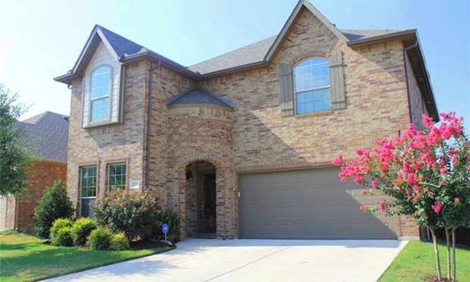 Fossil Creek House | Charming 4-bedroom house off the Fossil Creek Golf course in Fort Worth.