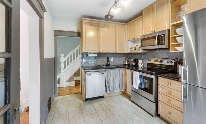 The Beaches House | Charming Beaches Century House, Steps to the Beach & Shops, Downtown in 10 min!