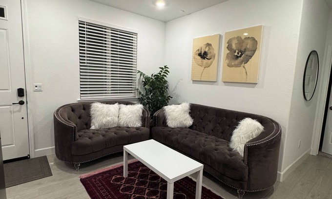 Antelope House | Charming brand-new 1-bedroom, 1-bath private suite