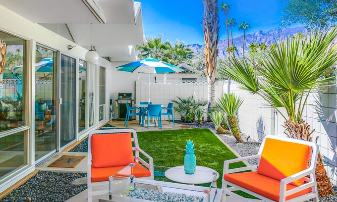 Araby Commons Condo | Charming & bright mid-century condo with shared pool - Free WiFi