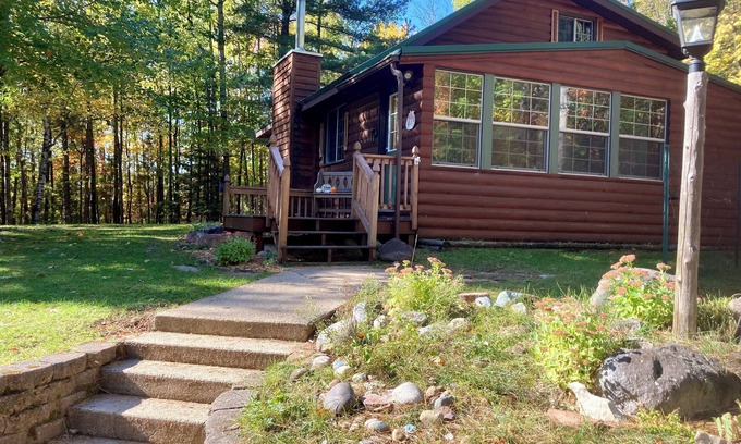 Powell Cabin | Charming Cabin in Heart of Recreation & Fall Colors + Sauna, Fire Pit, TreeHouse