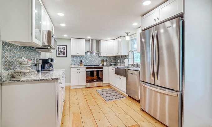 Cavendish Cottage | Charming Cavendish Cottage: All-Season Retreat!