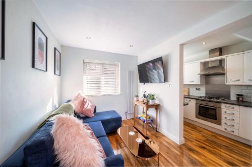 Beverley Apartment | Charming & Central House with Garden and Free Parking