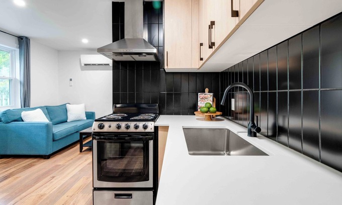 South London Apartment | Charming Century 1-Bedroom Apartment; Steps to Downtown