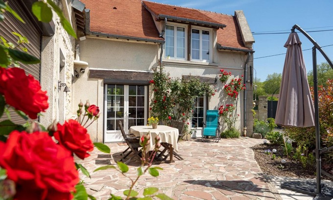 Royallieu Village Cottage | Charming cottage in Compiègne with WiFi and terrace