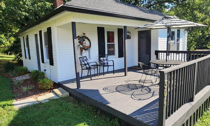 Burkesville Cottage | Charming cottage in pleasant Burkesville