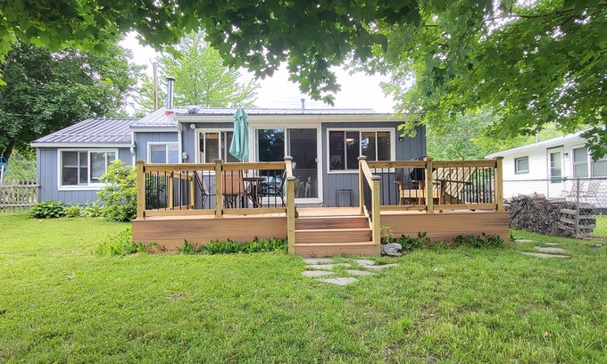 Bradford House | Charming Cottage on "best kept secret" lake- Lamoka