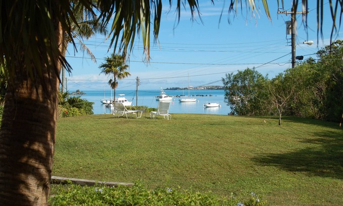 Somerset Village Cottage | Charming Cottage Overlooking Mangrove Bay