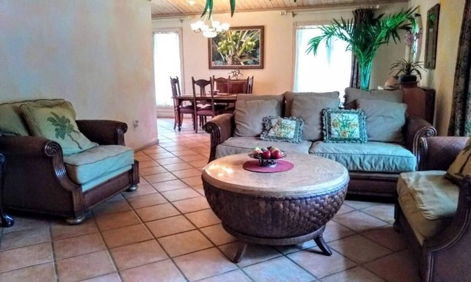 Plantation Cottage | Charming Cottage