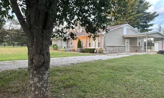 Ardmore Other | Charming Country Home Peaceful Setting between Huntsville AL and Nashville TN.