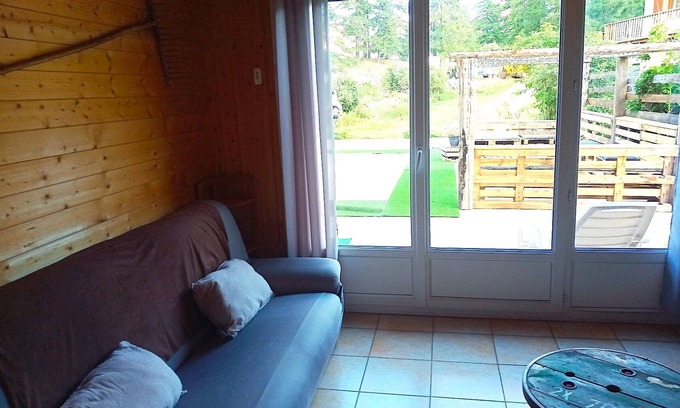 Monetier-les-Bains Ski Chalet | Charming 3-Room Apt, 6 Pers, Private Parking, BBQ, Satellite TV