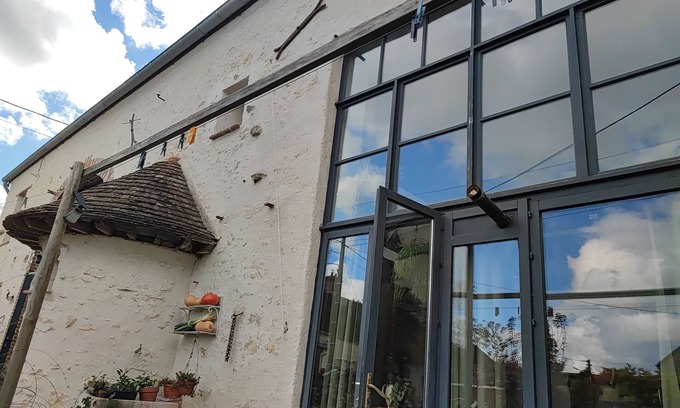 Savins Bed & Breakfast | Charming gîte in an old barn near Provins