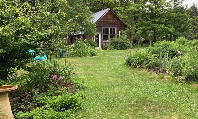 Post Mills Apartment | Charming garden apartment with AC near Lake Fairlee, WFi.