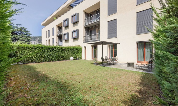 Como Apartment | Charming Garden Hideaway in Como