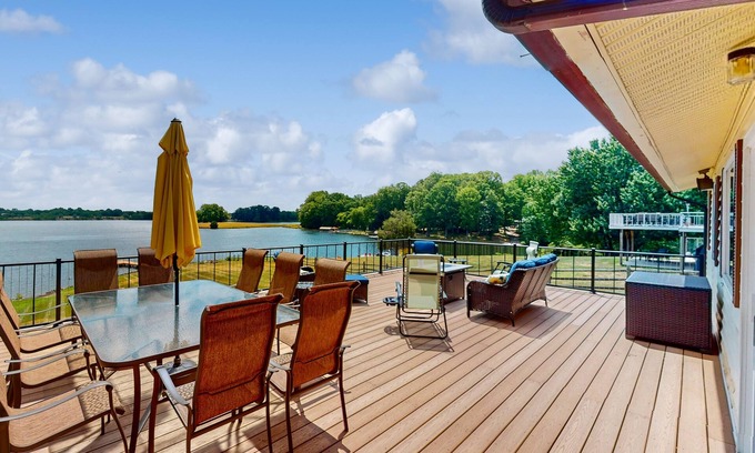 Aspen Hill House | Charming getaway with a fireplace, large deck, paddle boards & porch swing