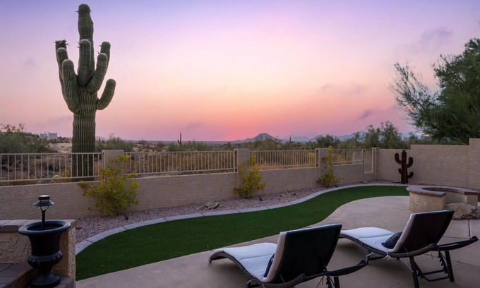 Mesa House | Charming getaway with fire pit, BBQ, near outdoor recreation, hiking, + biking!