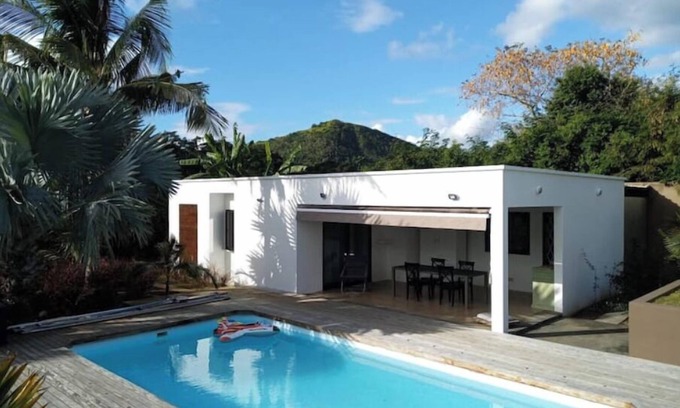 Black River House | Charming house in a green setting 10 minutes from the beach!
