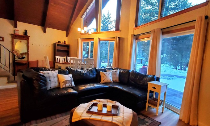 Pioneer Village House | Charming Heavenly Ski Lease Cabin central to trails, parks & lake. Pet Friendly!