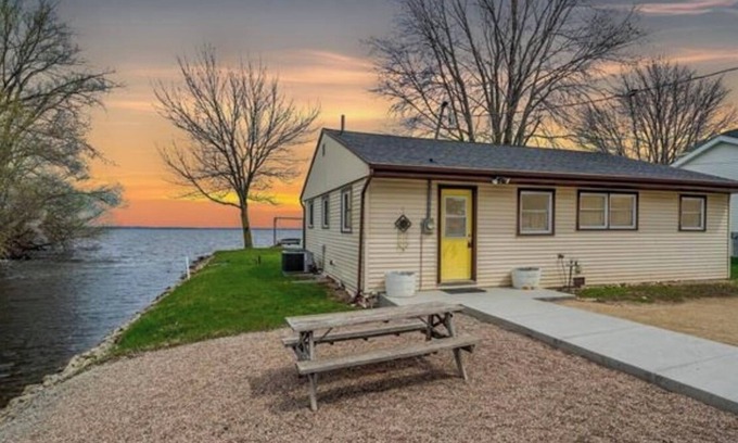 Winneconne House | Charming home on Lake Poygan