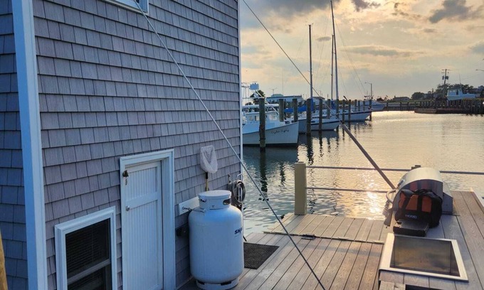 Cape Charles Boat Rental | Charming house boat with 2 bedrooms and WiFi, AC in Cape Charles