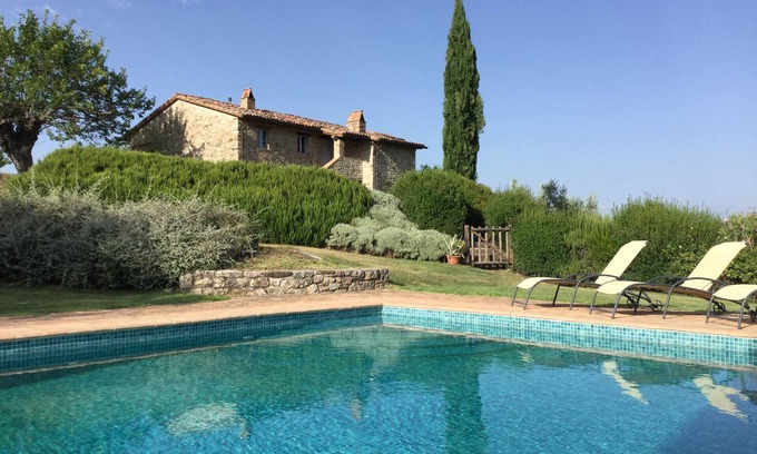 San Venanzo House | Charming house with piano and swimming pool 20 minutes from Todi