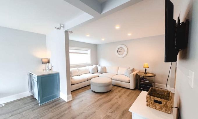 Hyannis Condo | Charming Hyannis 3 Bed 2 Bath