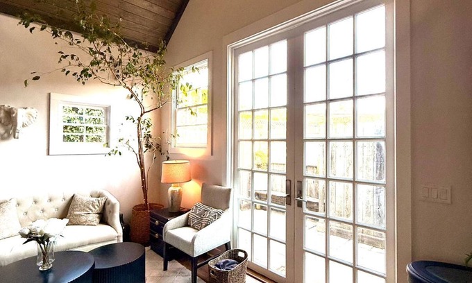 Los Alamos Apartment | Charming Loft in tranquil Los Alamos with AC, WiFi