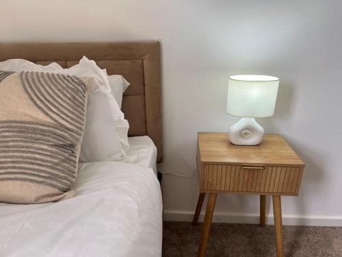 Dundee Apartment | Charming, Modern Flat sleeps 5