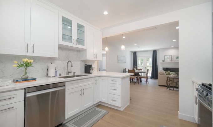 Encino House | Charming Newly Remodeled Home