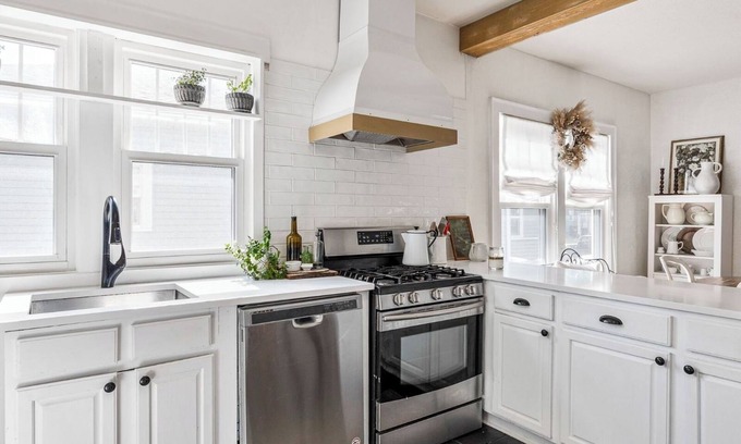 Northshore Triangle House | Charming! Remodeled 4-bedrm, 3 bath, less than 1 mile to Notre Dame. Super Clean