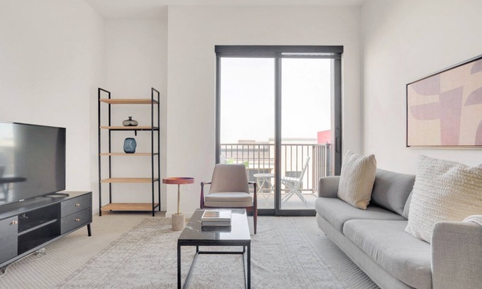 The Villas Apartment | Charming Santana Row 1BR w/Gym & Pool, 10 mins to Target, by Blueground