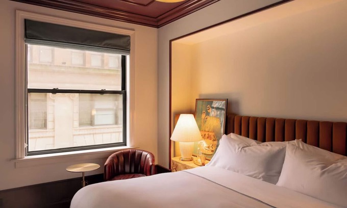 Gateway District Hotel | Charming Stay Ideal for Couple: Relaxing Room Close to Cleveland's Heart